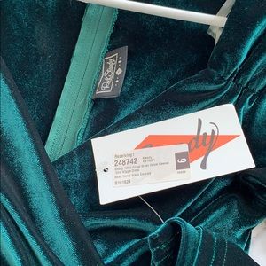 RockSteady Dresses - Green velvet dress RockSteady Dresses - Green velvet dress